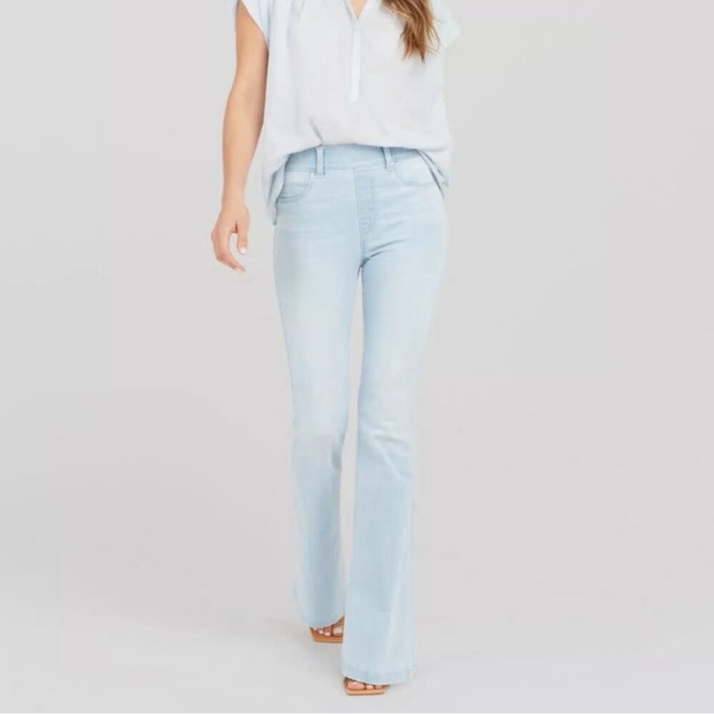 Spanx Retro Light‎ Wash Flare Jeans 20348Q.